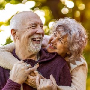 viajes-de-la-edad-tardia-nuevo-concepto-viajes-para-personas-mayores_1_621x621