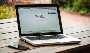 macbook-g9ea8b92c5_1920-1-1018x600