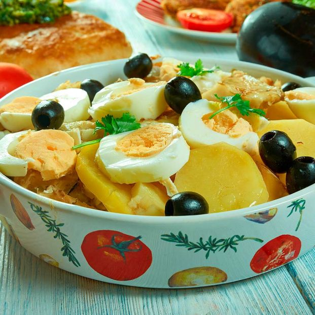 19-ensalada-de-bacalao-bigstock_1_621x621