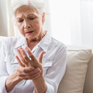 que-es-la-artritis-reumatoide-causas-y-tratamiento_1_621x621