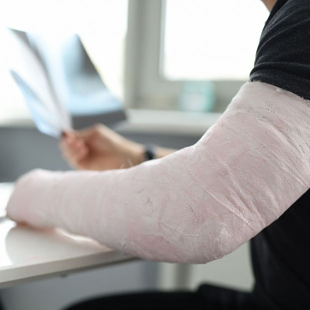 bigstock-close-up-of-man-with-broken-ar-453635251_1_621x621