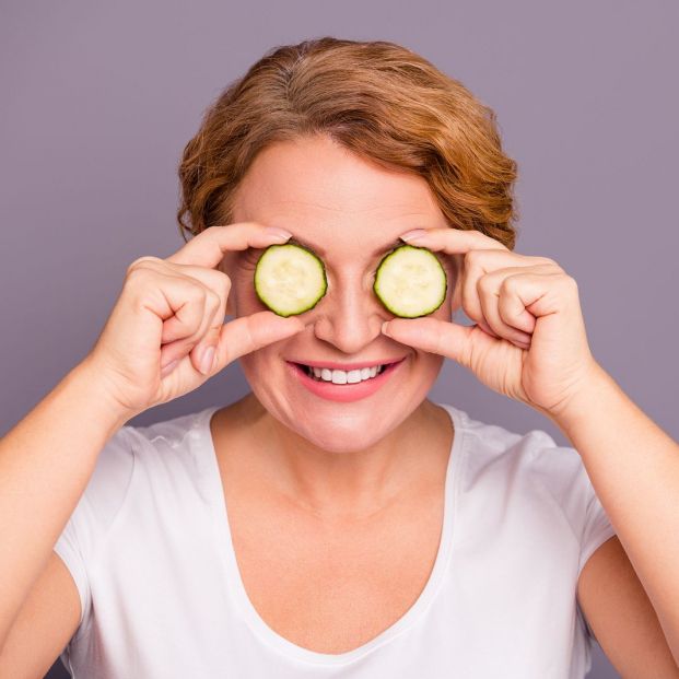 bigstock-close-up-photo-beautiful-amazi-290186842_1_621x621