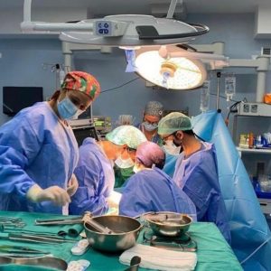 europapress-4873571-quirofano-operacion_1_621x621