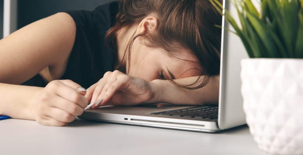 Bigstock-mujer-agotada-cansancio-estrés--1170x600