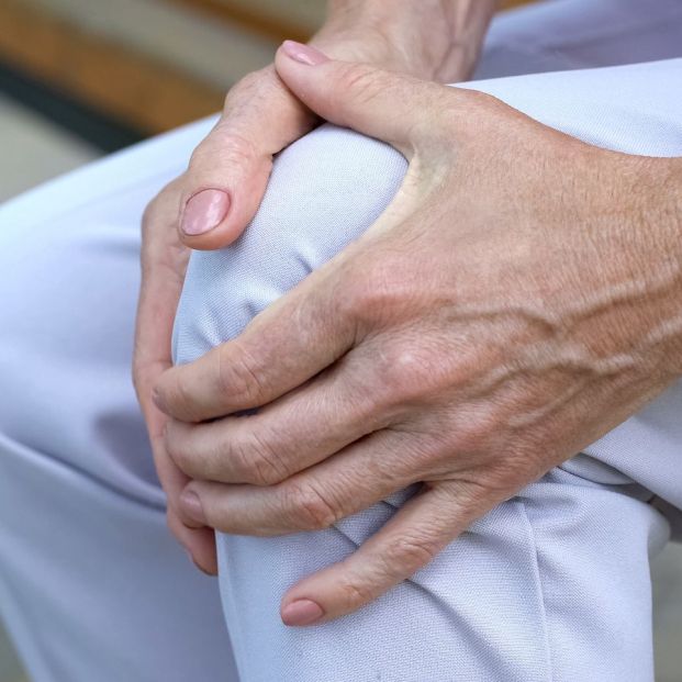 bigstock-old-lady-touching-knee-sittin-349835761_1_621x621