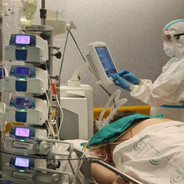 europapress-3568674-paciente-covid-uci-hospital-reina-sofia_1_621x621