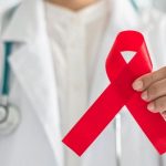 Nacer y envejecer con VIH