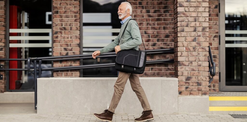 T1SL4oPCG_1256x620__1