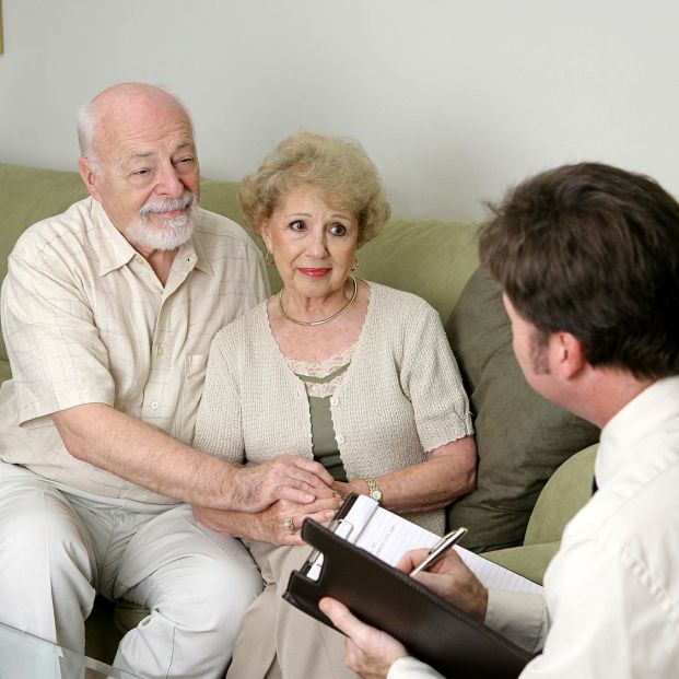 bigstock-counseling-or-sales-pitch-1394966_1_621x621