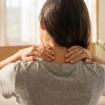 La acumulación de grasa en la base del cuello