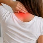 La almohada podría causar dolor de cuello