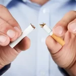 ¿Qué pasa cuando dejas de fumar en la mediana edad?