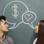 «Mi pareja habla siempre de dinero»