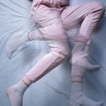 Los que mueven las piernas al acostarse o al sentarse