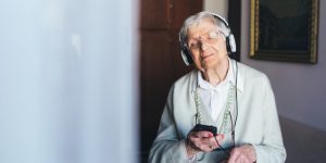 abuelo-musica-alzheimer-640