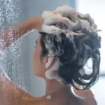 ¿Cada cuánto hay que lavarse el pelo?