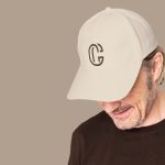 ¿Llevar gorra puede generar caída del pelo?